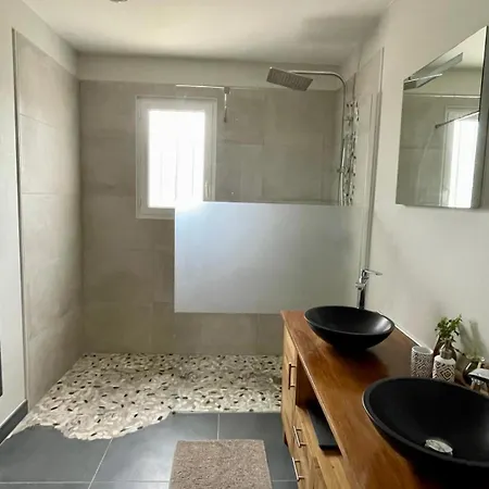 Dom wakacyjny Maison Piscine A 3' De La Mer. *