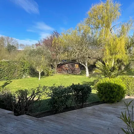 Dom wakacyjny Maison Piscine A 3' De La Mer. Yves