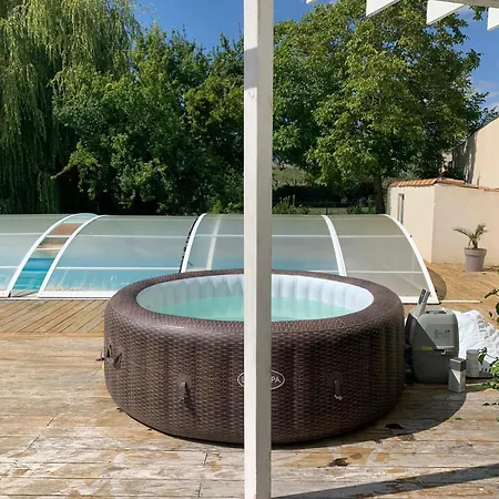 Maison Piscine A 3' De La Mer.