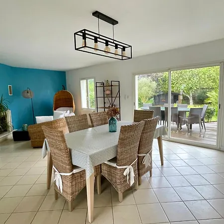 Dom wakacyjny Maison Piscine A 3' De La Mer.